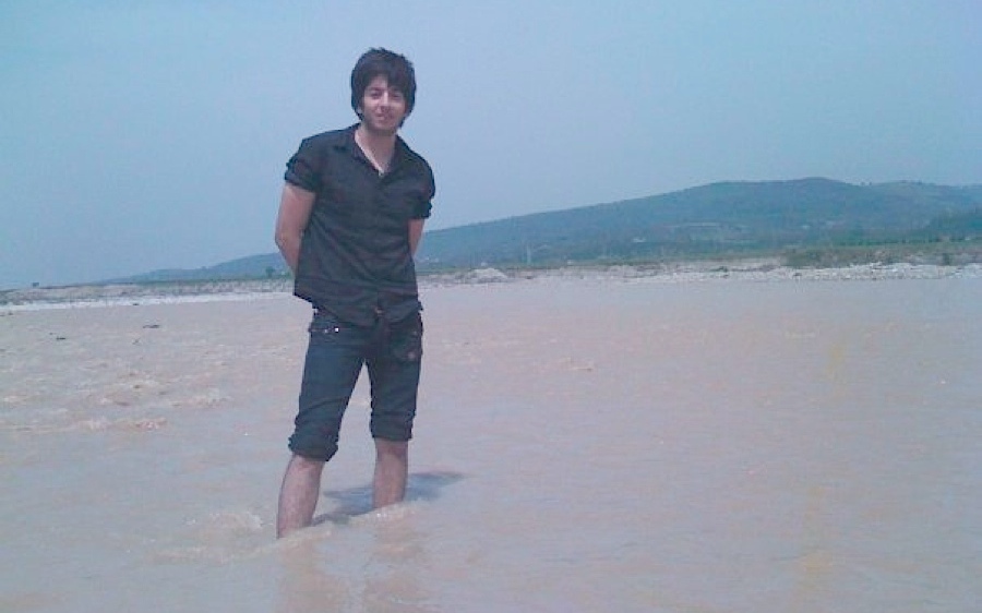MokhtariBeachStanding3.jpg