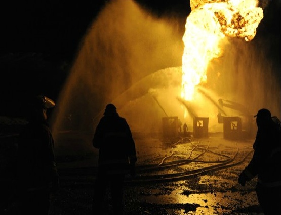 NightFireHoses2a.jpg