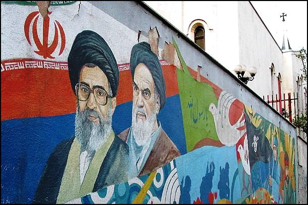 StreetPaintingKhameneiKhomeini.jpg