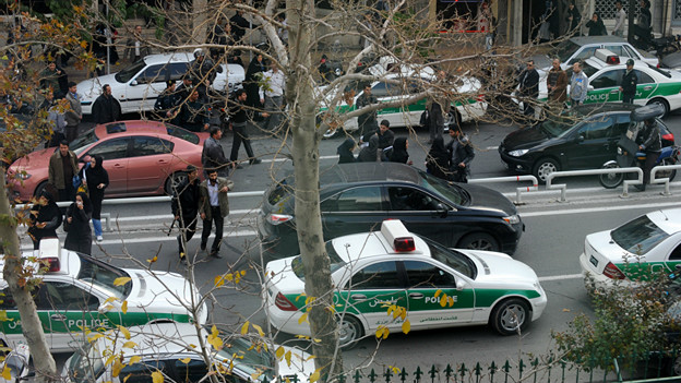 111121154403_iran_newspaper_arrest_624x351_._nocredit.jpg