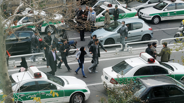 111121154511_iran_newspaper_arrest_624x351_._nocredit.jpg