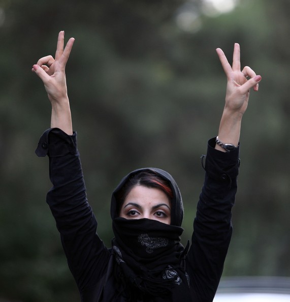 Iranian+Protesters+Clash+Security+Forces+mH7R2AVl5Yll.jpg