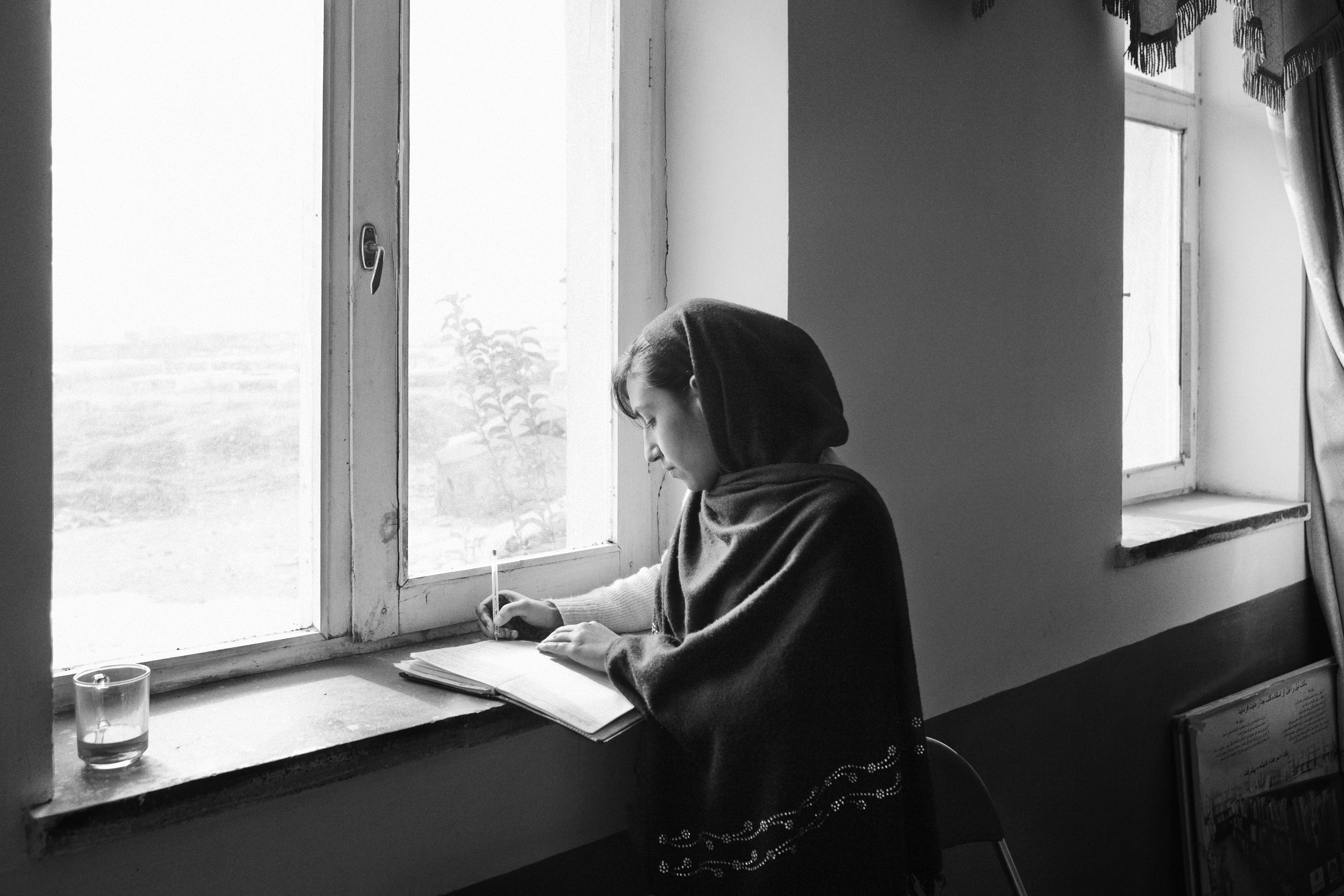 afghanwoman.jpg