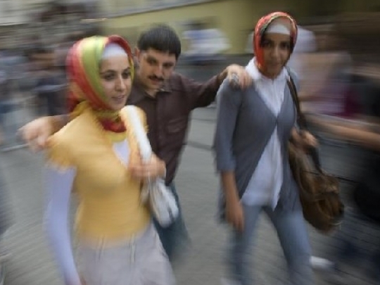 cr_mega_25_headscarves.jpg