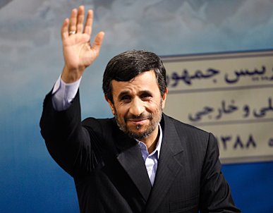 img-article---kinzer-ahmadinejad-dinner_065642740782.jpg