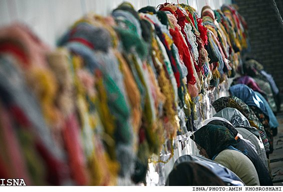 iranweavingworldlargest.jpg
