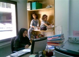 women-multi-task-in-offices.jpg